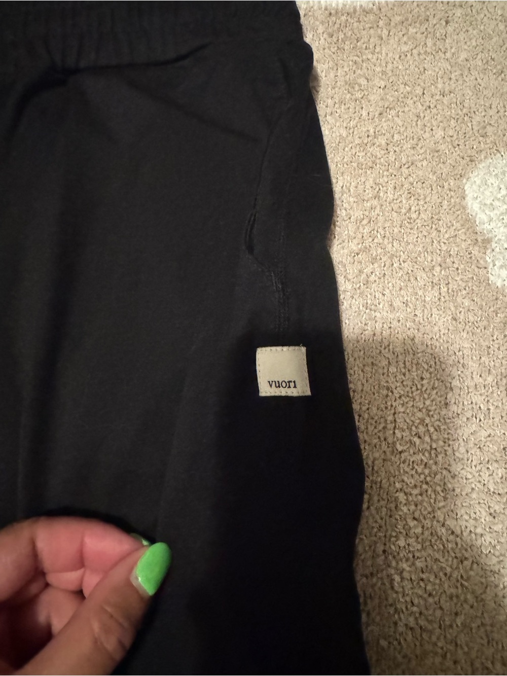 Vuori Black womens jogger size small - Picture 3 of 5